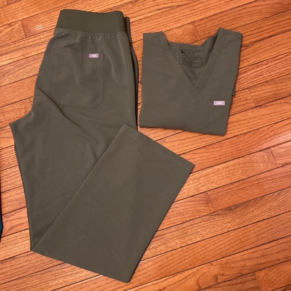 Figs Olive Green Scrub Set